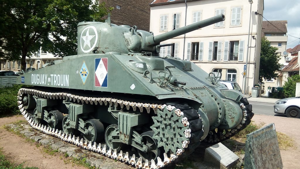 tank_in_the_city